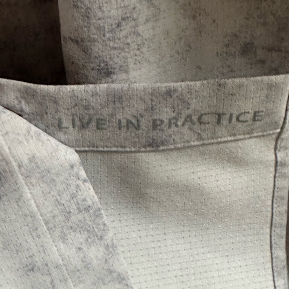 Lululemon “Airing Easy” Short Sleeve Shirt Ventlight Mesh Gray Marble Like New! - Picture 7 of 10